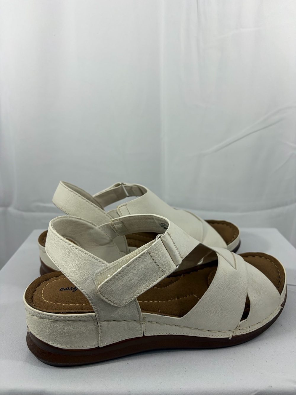 NWT Easy Street Women's Size 8.5 White Slingback Sandals - Picture 2 of 8